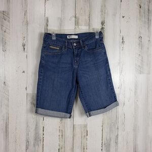 Womans Levi's jean capris size 4
